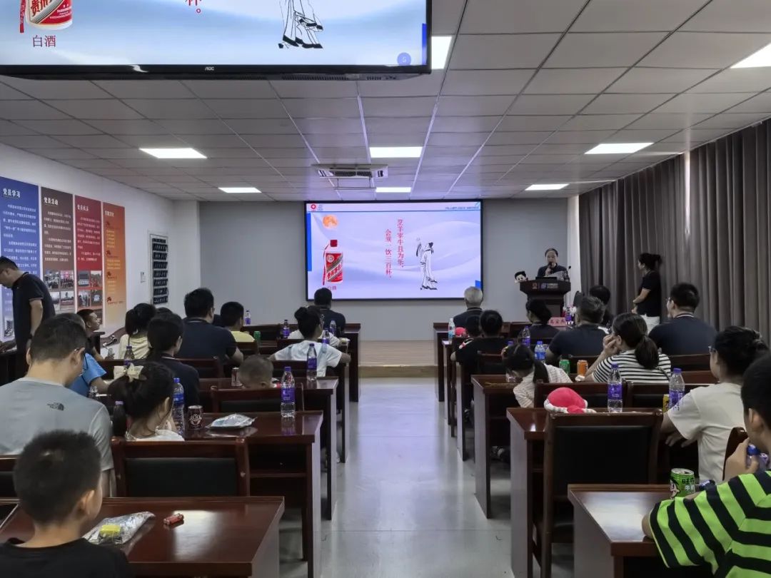 		 善用资源开放日 | 外洋工厂跳起汉服舞、先进无人装车很智能、开学第一课……超有料！ _企业动态_优德88集团有限公司	