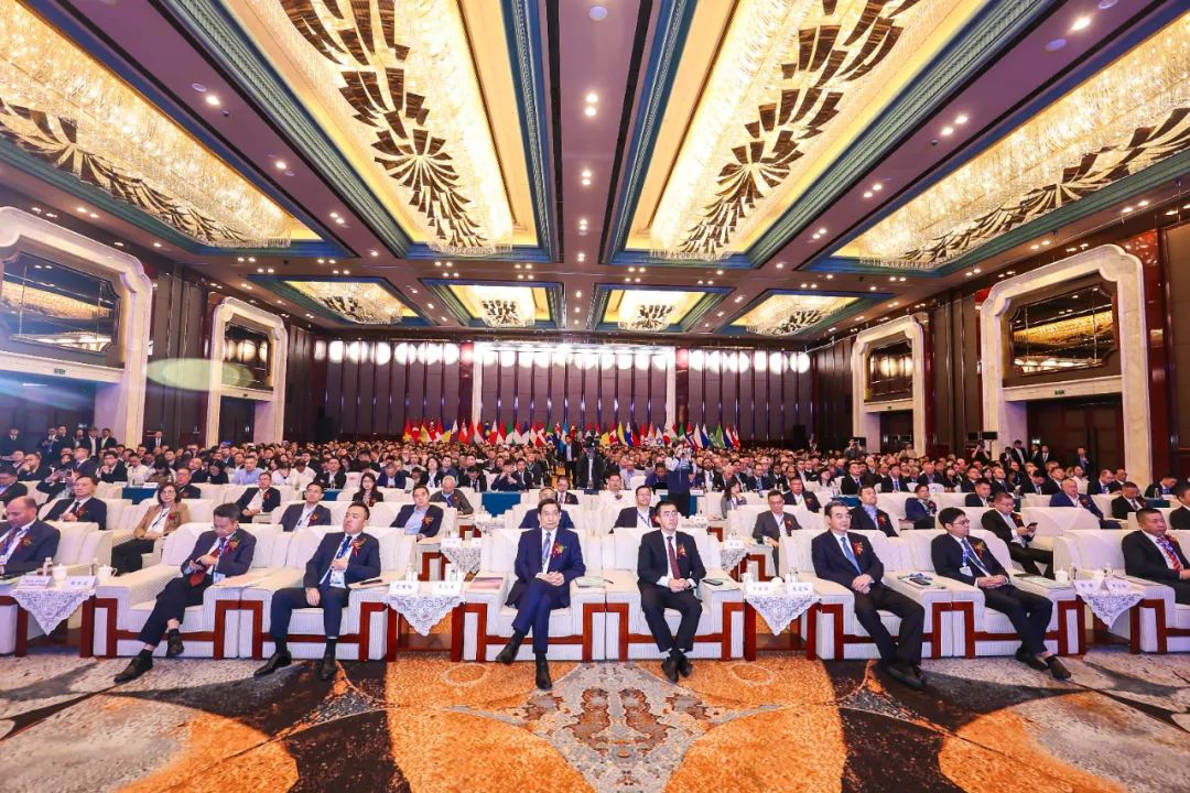 		 ?周育先出席中国巨石第三十届国际玻纤年会 _优德88要闻_优德88集团有限公司	