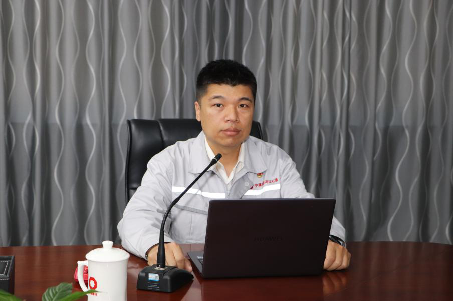 		 中央企业劳动模范 | 在生长石墨新质料工业的蹊径上奋力奔驰——黑龙江石墨副总司理胡锐 _人物_优德88集团有限公司	