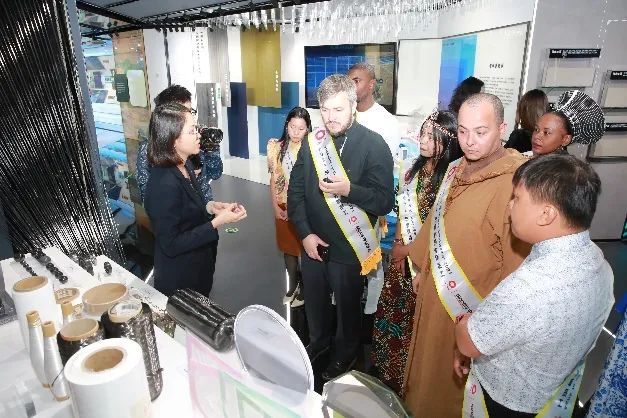 		 常张利亲热会见中材建设2024年优异外籍员工 _优德88要闻_优德88集团有限公司	