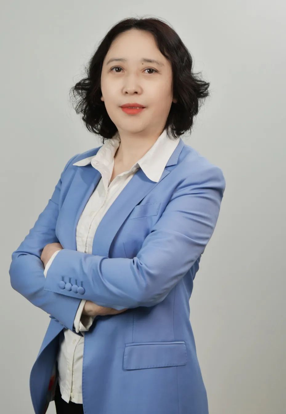 		 光线闪亮的优德88大女主驾到~ _人物_优德88集团有限公司	