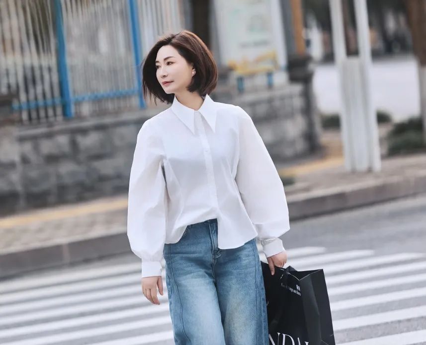 		 光线闪亮的优德88大女主驾到~ _人物_优德88集团有限公司	