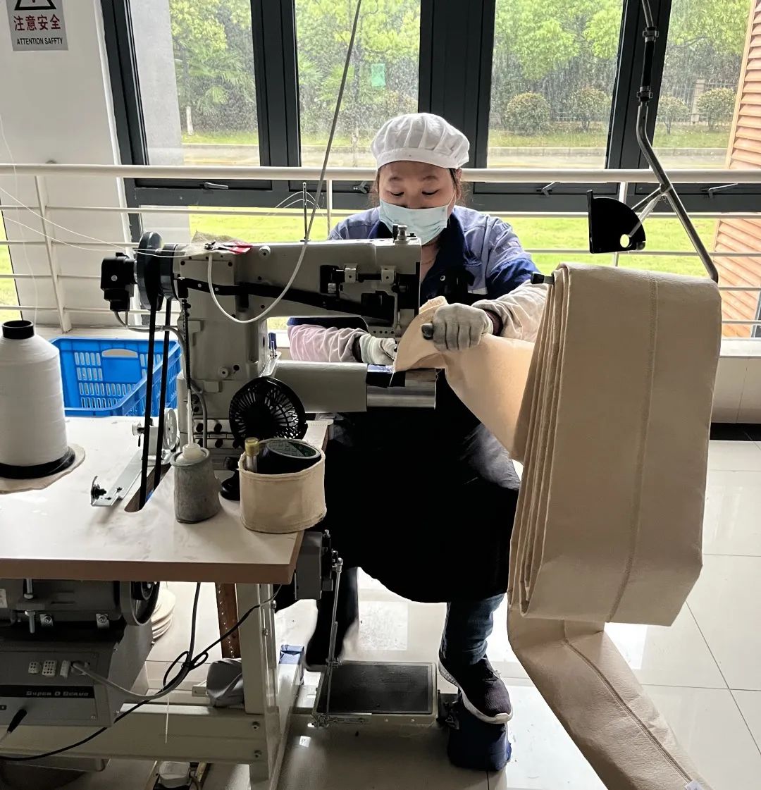 		 光线闪亮的优德88大女主驾到~ _人物_优德88集团有限公司	