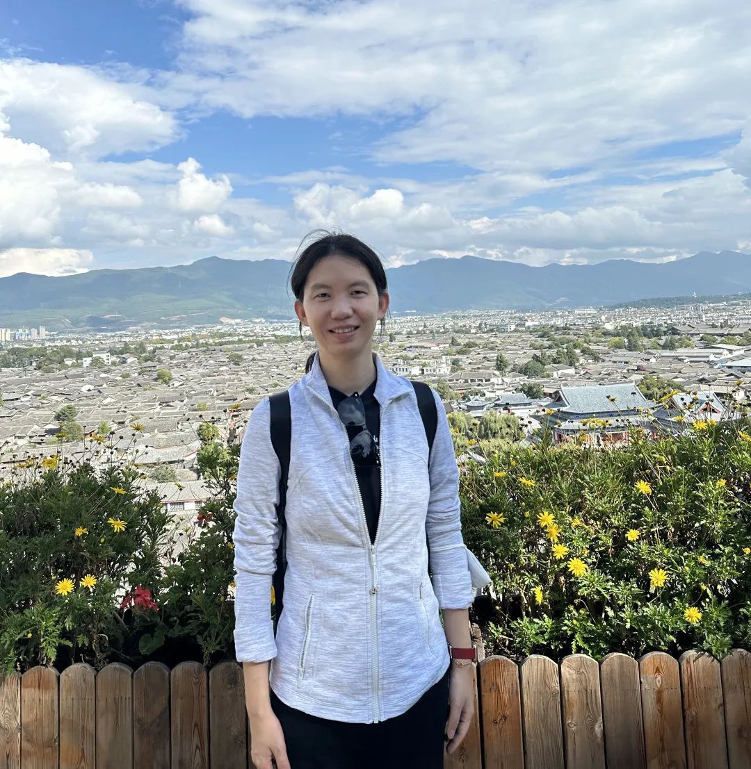 		 光线闪亮的优德88大女主驾到~ _人物_优德88集团有限公司	