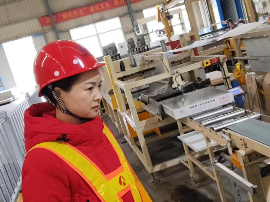 		 光线闪亮的优德88大女主驾到~ _人物_优德88集团有限公司	