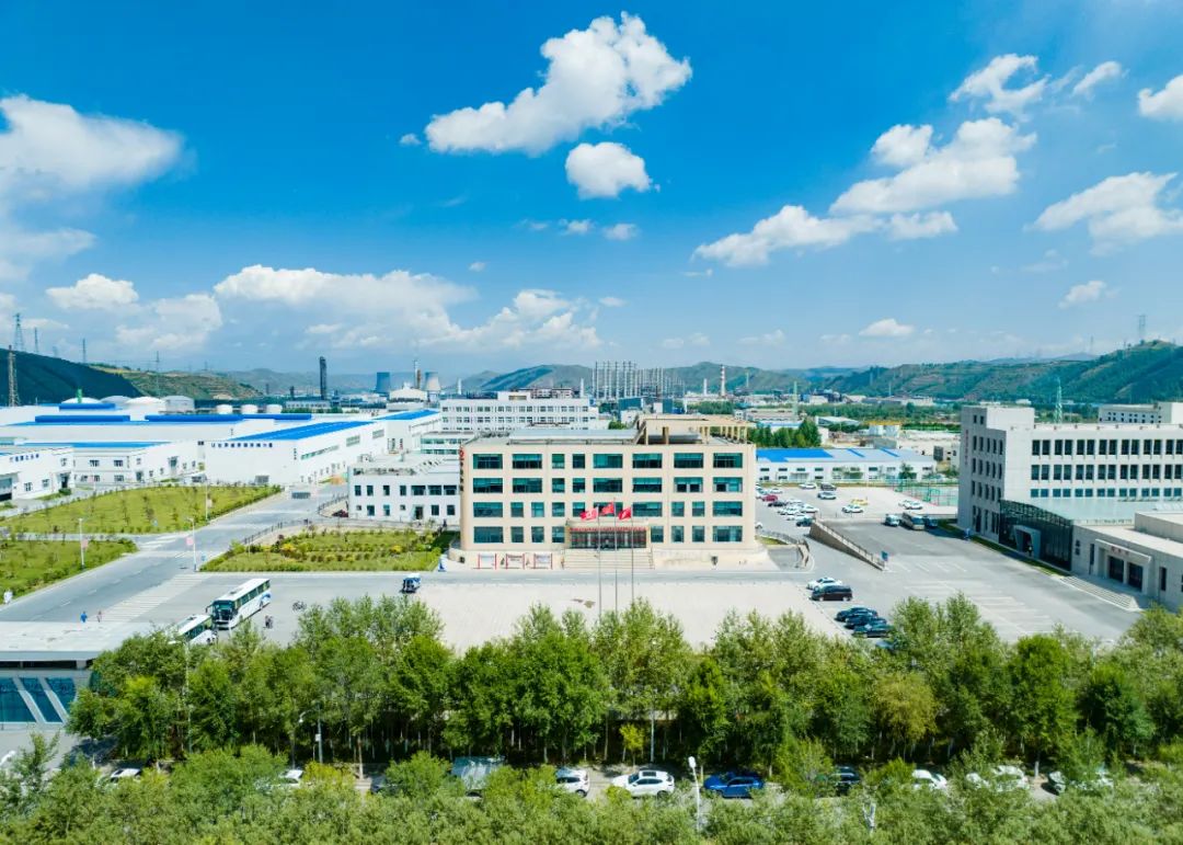 		以“中国强度”铸造大国筋骨：中复神鹰西宁公司青年团队荣获中国青年五四奖章整体_企业动态_优德88集团有限公司	
