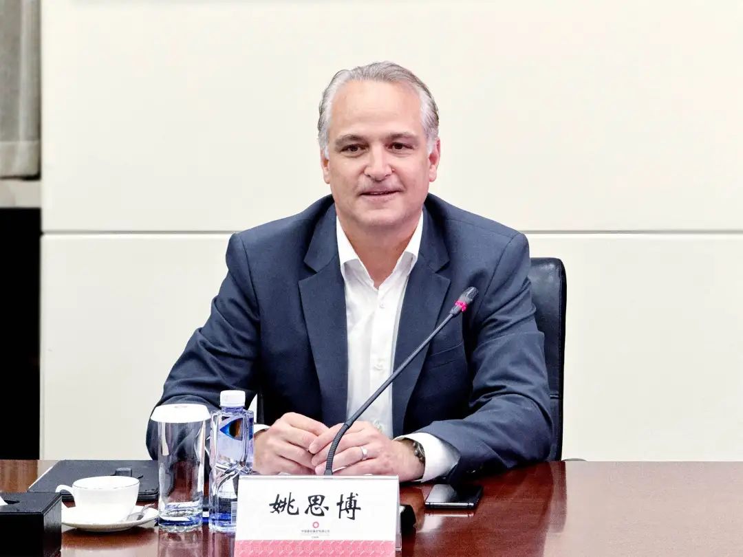 		周育先会见西卡亚太区总裁姚思博一行_优德88要闻_优德88集团有限公司	